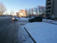 Водитель легковушки погиб после столкновения с автобусом в Шекснинском районе