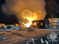 Две квартиры вместе со всем имуществом уничтожены на пожаре в Харовском районе