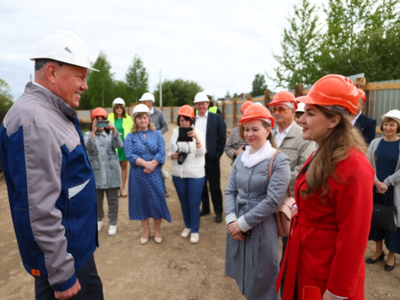 Глава Вологодчины Олег Кувшинников дал старт строительству детского сада в Кириллове