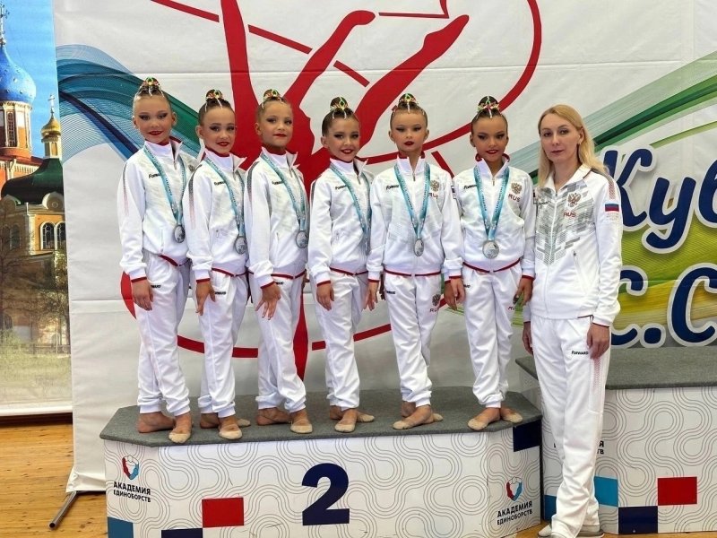 Юные череповчанки на соревнованиях по гимнастике завоевали серебряные медали