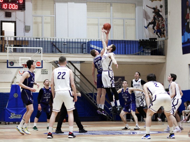 Вологодские баскетболисты одержали победу в Санкт-Петербурге