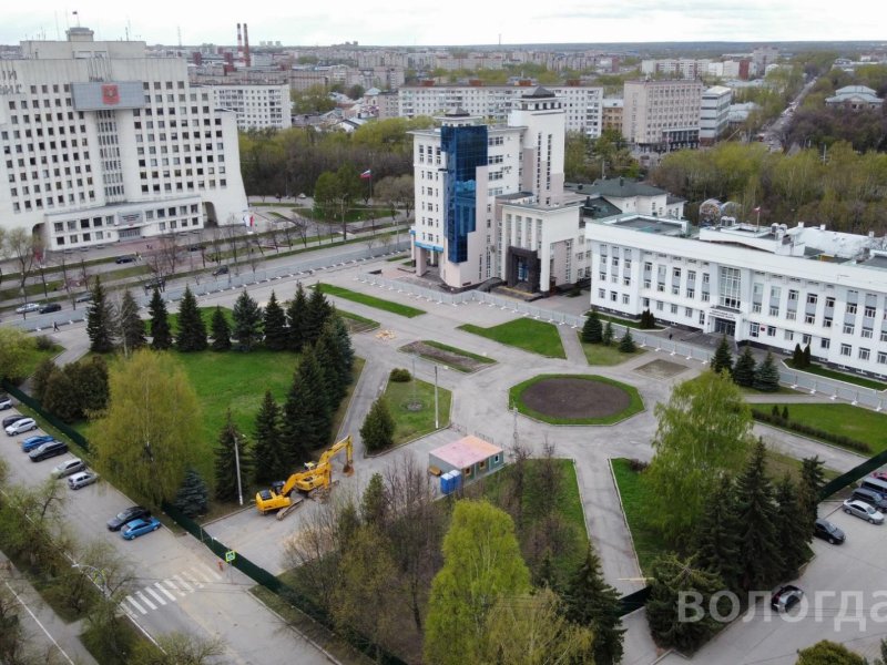 Тротуар на улице Герцена в Вологде напротив площади Дрыгина будет закрыт до конца лета