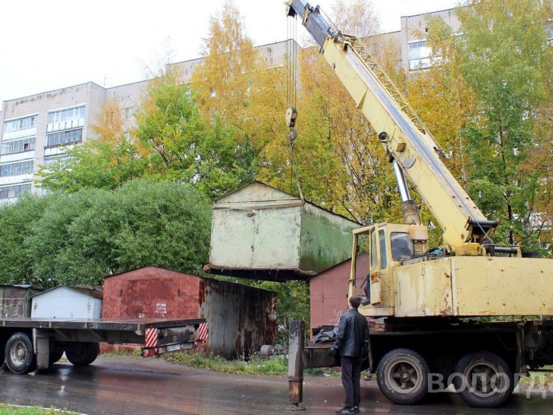 Самовольно установленные гаражи продолжают сносить в Вологде