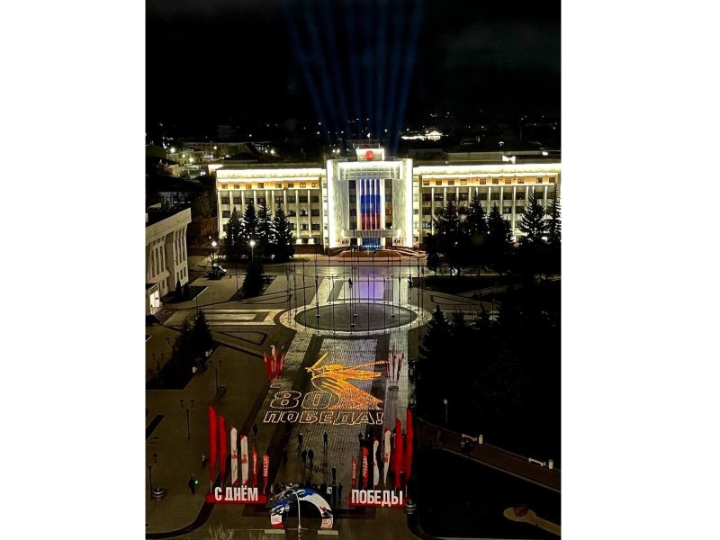 В Вологде в знак почтения героям Великой Отечественной войны зажгли 3500 свечей