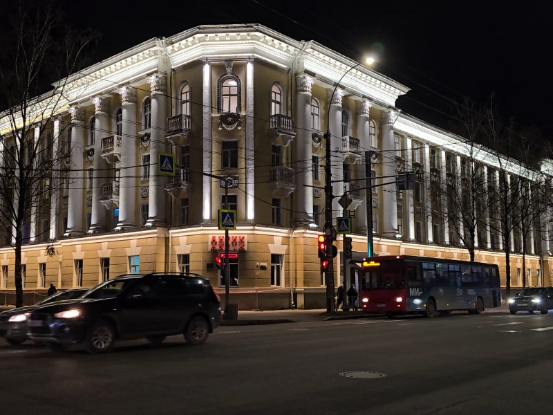 Здание общежития Вологодского областного колледжа искусств стало ярче