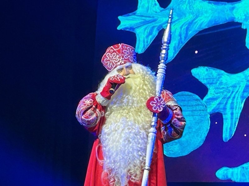 Трансляция церемонии зажжения главной новогодней елки страны в честь дня рождения Деда Мороза пройдет в прямом эфире на RUTUBE