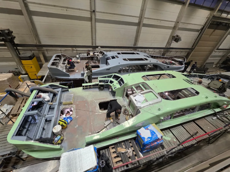 В Вологду доставлены причалы и зарядные станции для речных трамваев