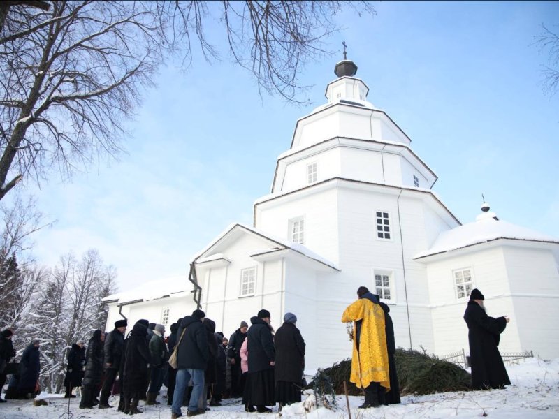 На Вологодчине простились с художником Владиславом Сергеевым